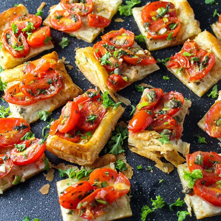 Delicious Bite-sized Tarts with Roasted Tomato and Feta