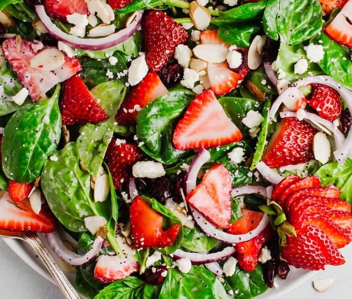 Delightful Spinach and Strawberry Salad